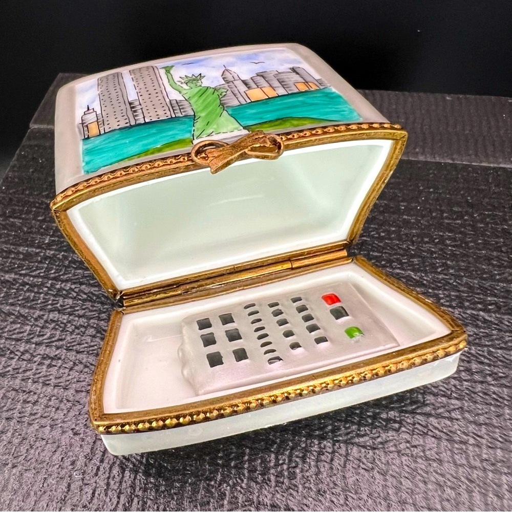 Limoges Hand-Painted New York box is from the 2000 millennium my collection